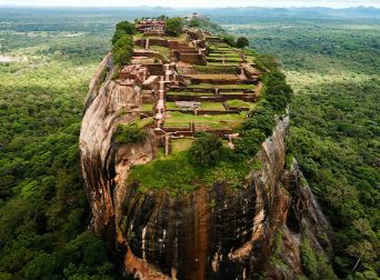 Top 10 Must-Visit Places in Sri Lanka