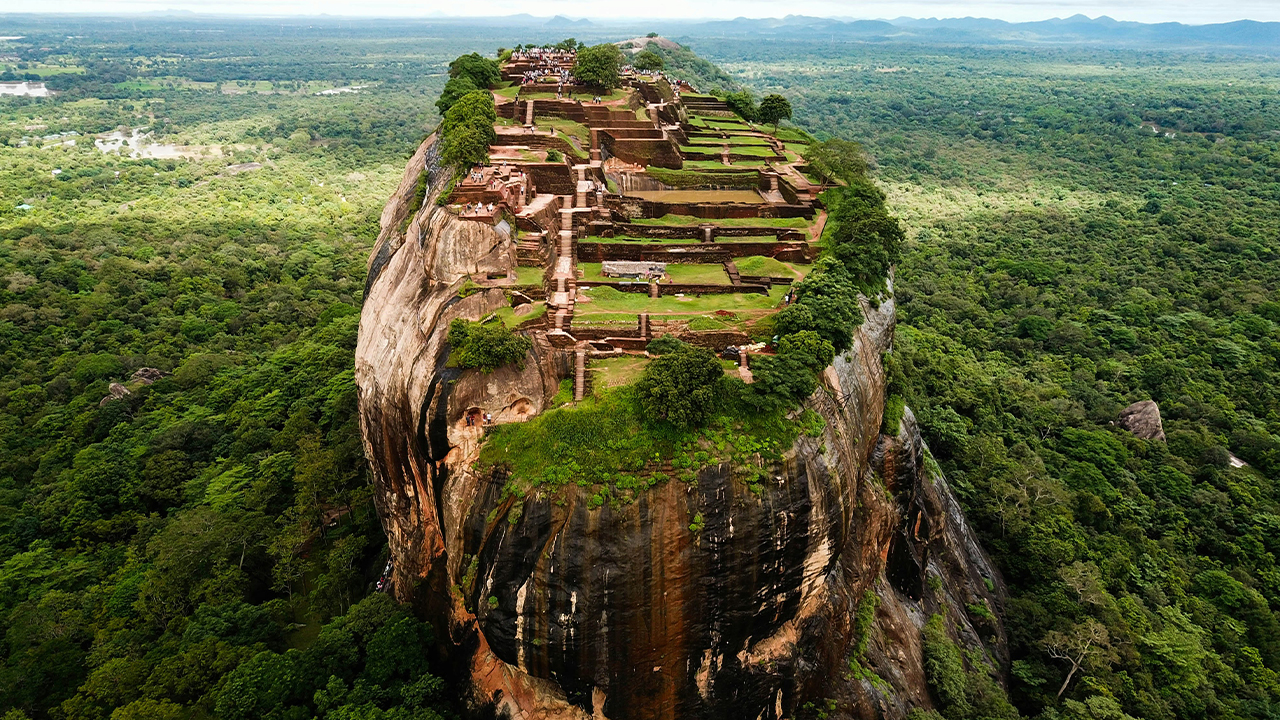 Top 10 Must-Visit Places in Sri Lanka